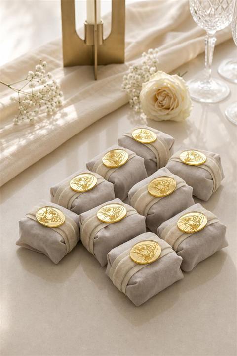 Lembrancinhas de casamento em acrílico dourado