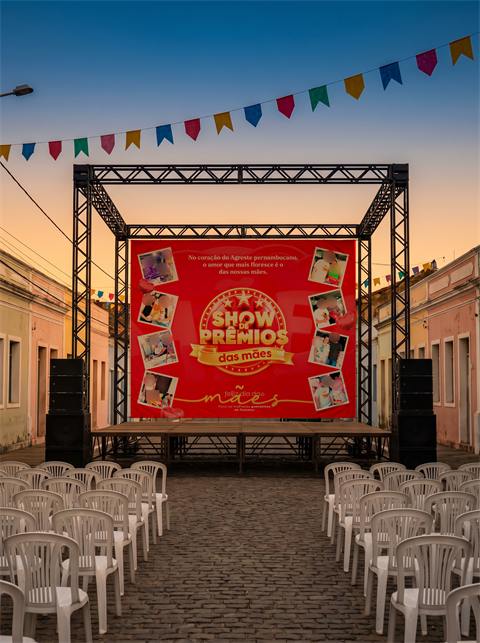 Banner em palanque de rua (show de prêmios) (simulação)