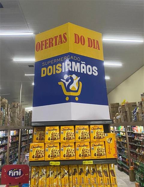 Totem de ofertas em loja, grande formato